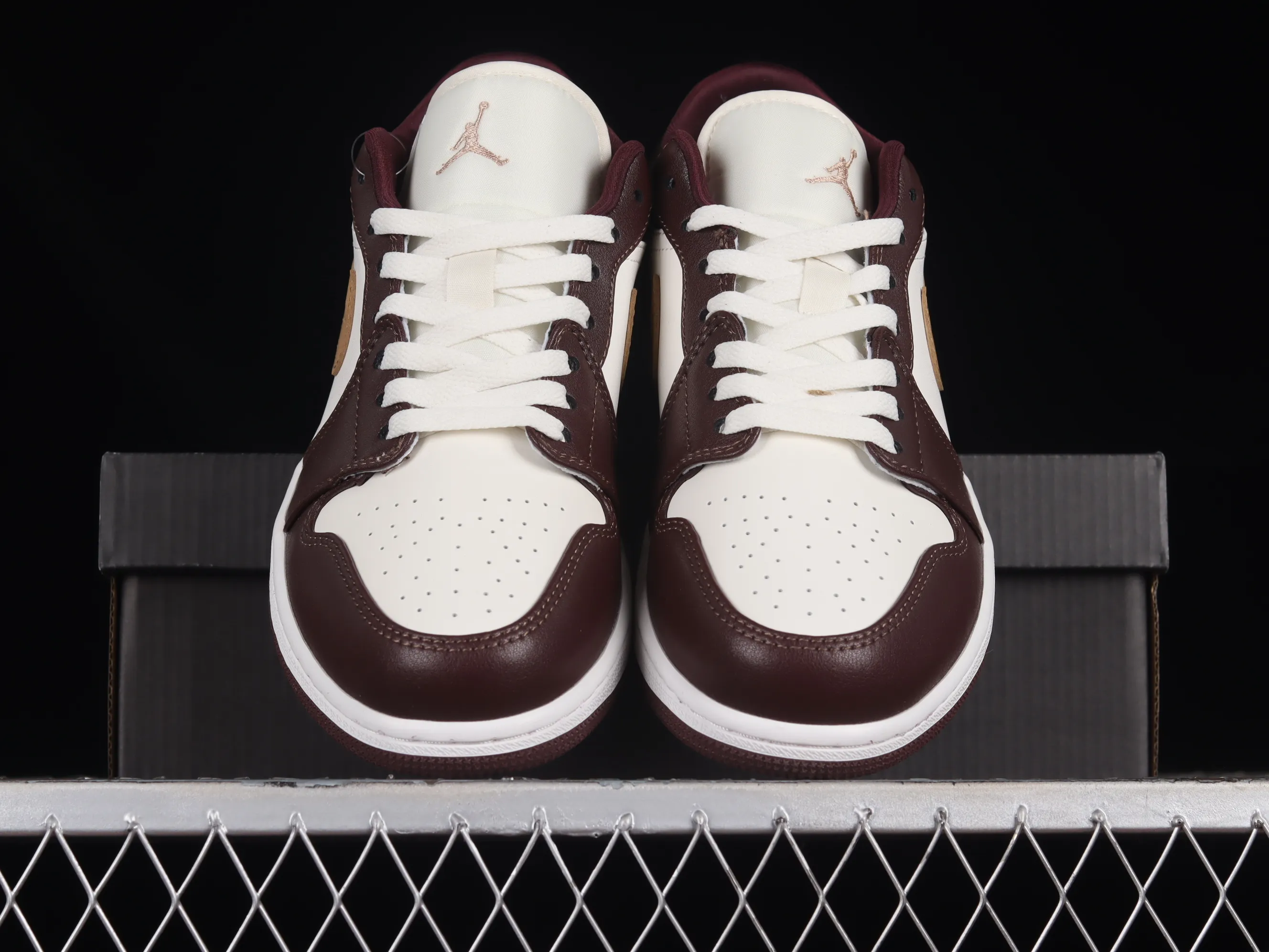 All categories Air Jordan Jordan series basketball shoes Air Jordan 1 Low Z version Air Jordan 1 Low AJ1 Joe 1 white coffee color low-top cultural casual sneakers DC0774-200